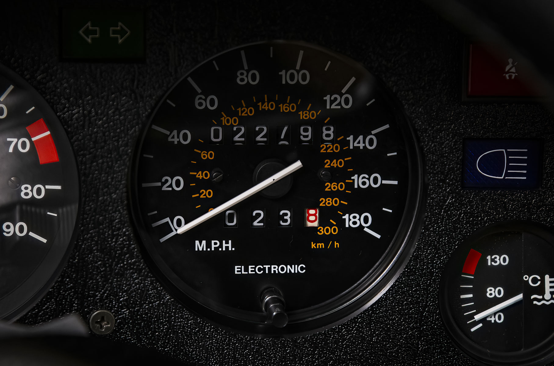 Забытый на 20 лет в гараже редчайший BMW M1 пустят с молотка Забытый на 20 лет в гараже редчайший BMW M1 пустят с молотка Новости