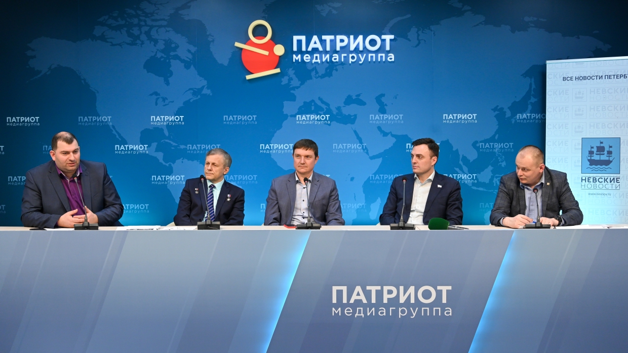 Эфир: Петербург обсудил послание президента в медиацентре «Патриот»
