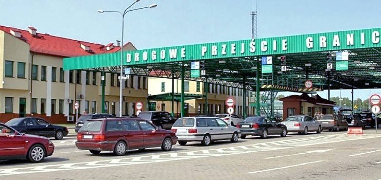 Глава МВД ФРГ Зеехофер исключил закрытие границы с Польшей из-за наплыва мигрантов