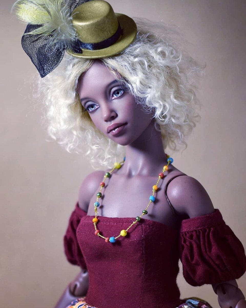  Наталья Лосева, мастерица из Новосибирска,  создает невероятно красивых реалистичных шарнирных  кукол.  Куколки небольшие, всего 36 см, очень изящные и нежные, с разным характером и настроением.-9-6