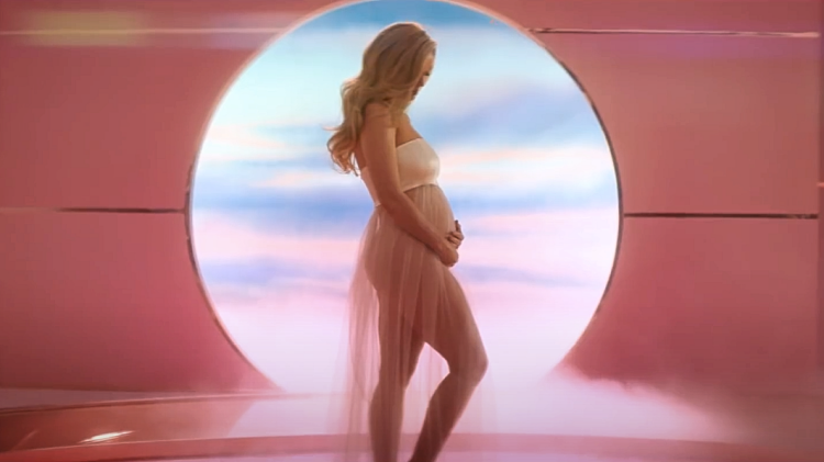 Daisies: беременная Кэти Перри появилась обнаженной в новом клипе Звезды,Новости о звездах