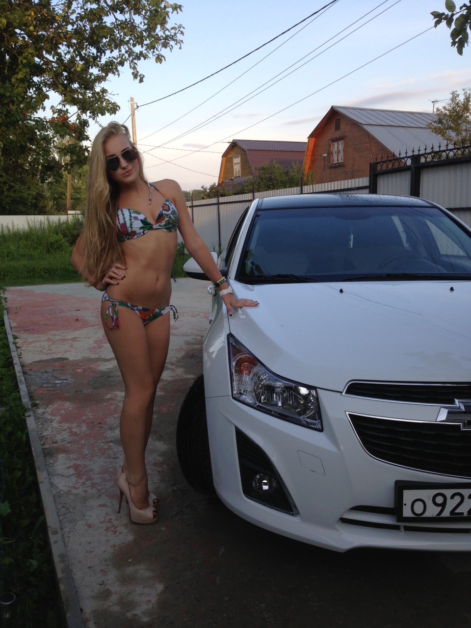 И говоpит тогда золотая pыба стаpику: - Дедуля, у твоего соседа всего одна коpова...