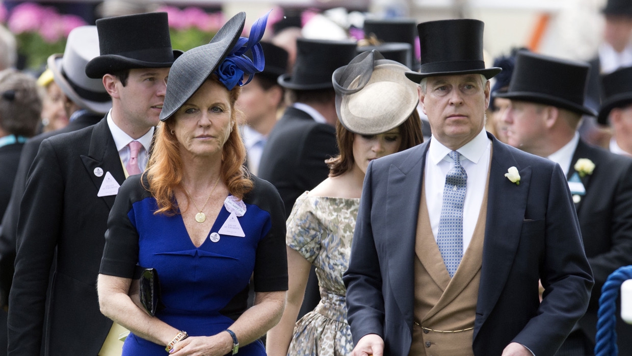 Обвиненный в изнасиловании принц Эндрю останется полковником гренадерской гвардии