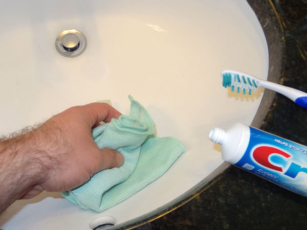 15 альтернативных способов применения обычной зубной пасты зубной, пасты, когда, количество, запотевание, будете, работает, полотенцем, запаховЗапотевшие, неприятных, избавится, чистым, только, станет, тряпкой, небольшое, периодически, сливное, разотрите, падает