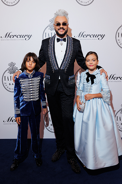 Филипп Киркоров с сыном Мартином и дочерью Аллой-Викторией