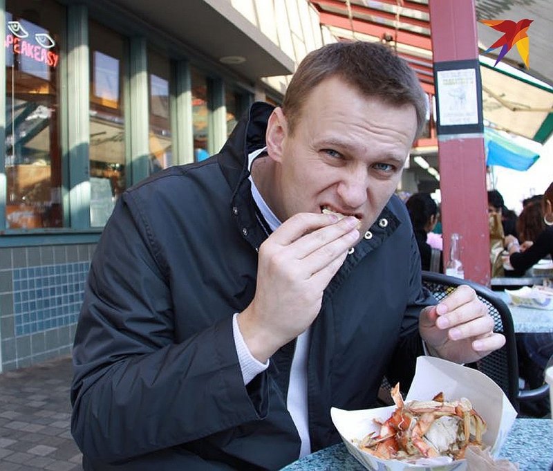 «Вкушает плоды американской демократии»: СМИ показали, как Навальный тратит деньги сторонников в США