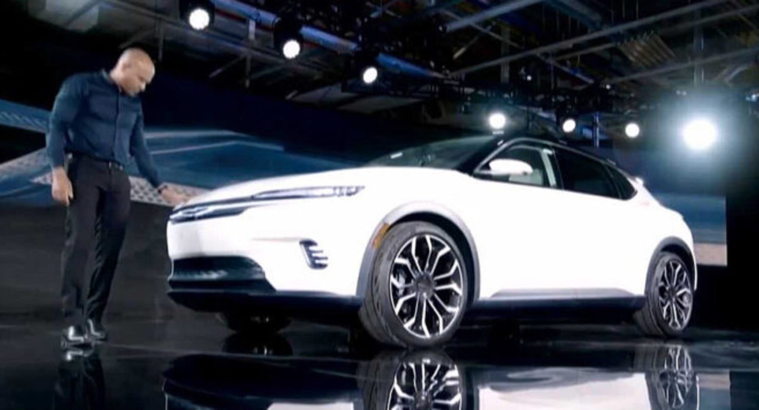 Chrysler показал концепт нового электрического кроссовера Автомобили