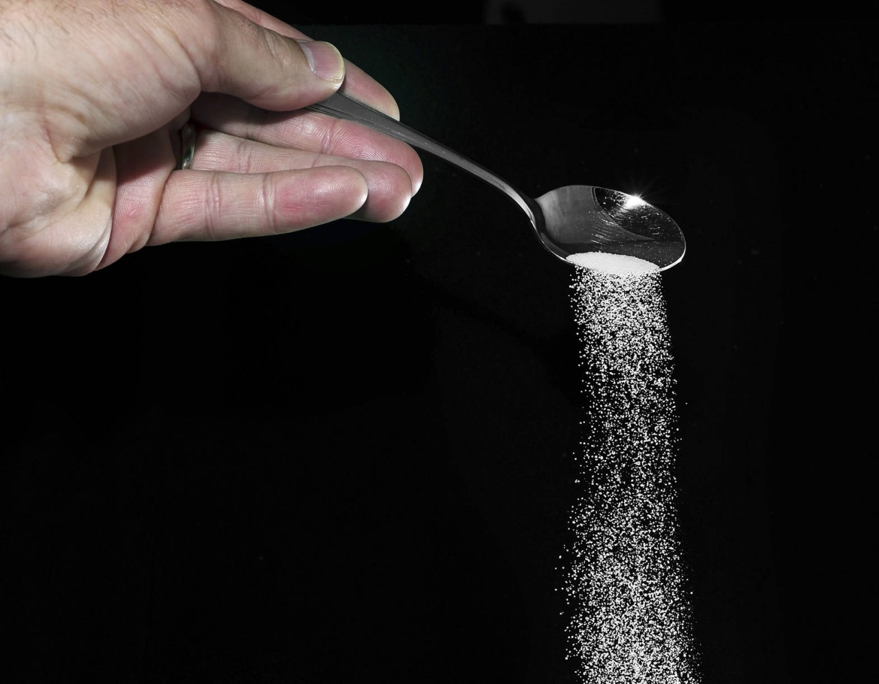 отказаться от соли и сахара. исключи сладкое из рациона. отказ от сахара. отказаться от соли и сахара. сахар инфографика.