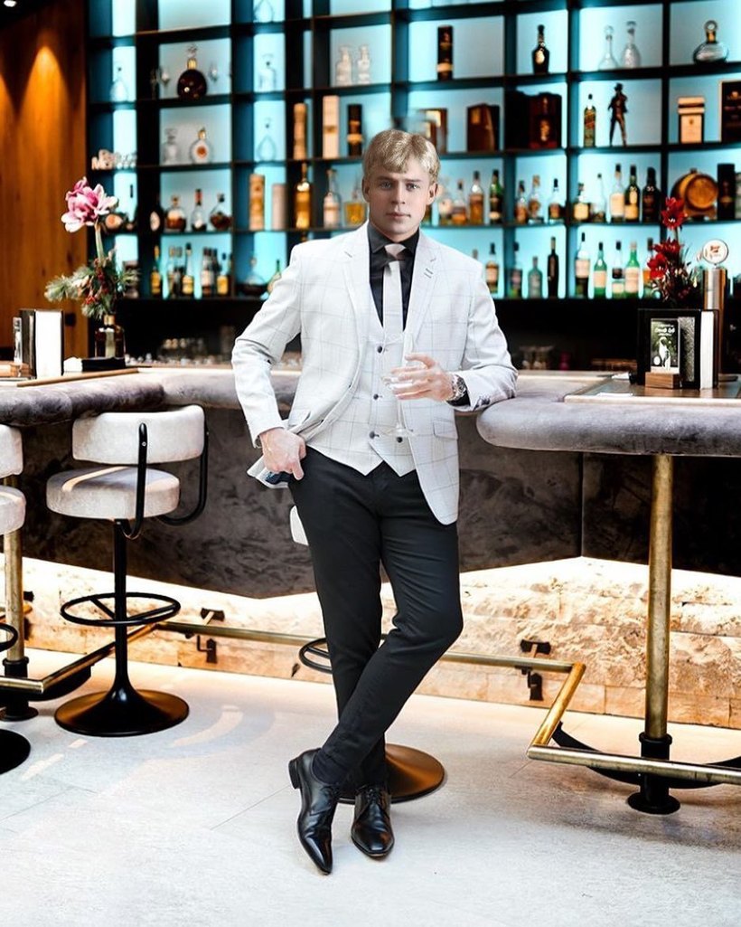 Русский поэт Серебряного века Сергей Есенин стал звездой Инстаграма Русский поэт Серебряного века Сергей Есенин стал звездой Инстаграма