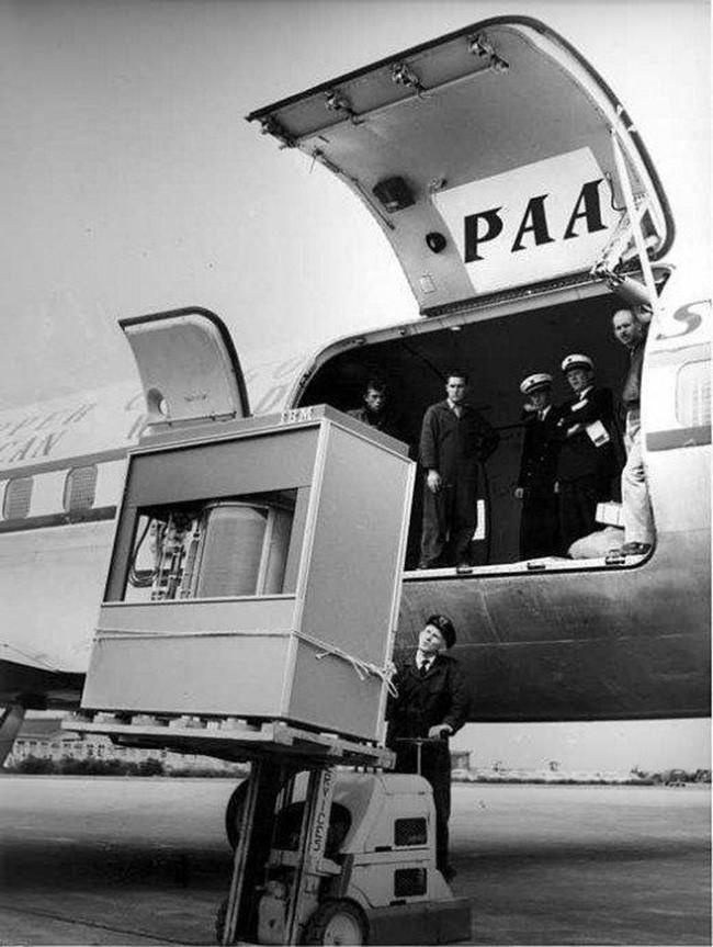 первый жесткий диск IBM историческое фото