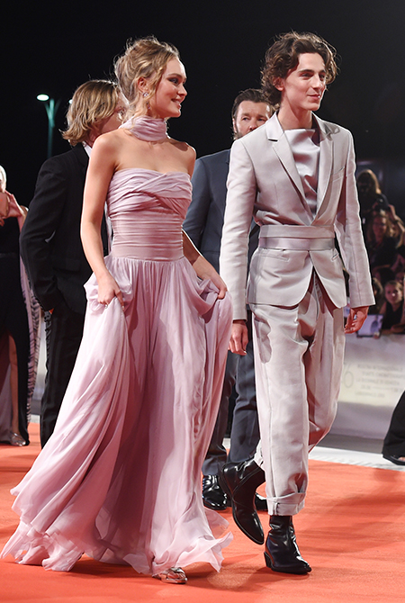 Страстные поцелуи и серенады: Тимоти Шаламе проводит отпуск с актрисой Эйсой Гонсалес Страстные поцелуи и серенады: Тимоти Шаламе проводит отпуск с актрисой Эйсой Гонсалес Звезды,Звездные пары