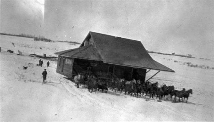 &laquo;Переброска&raquo; дома из Кресвика в Аллендейл примерно в 1905 году 