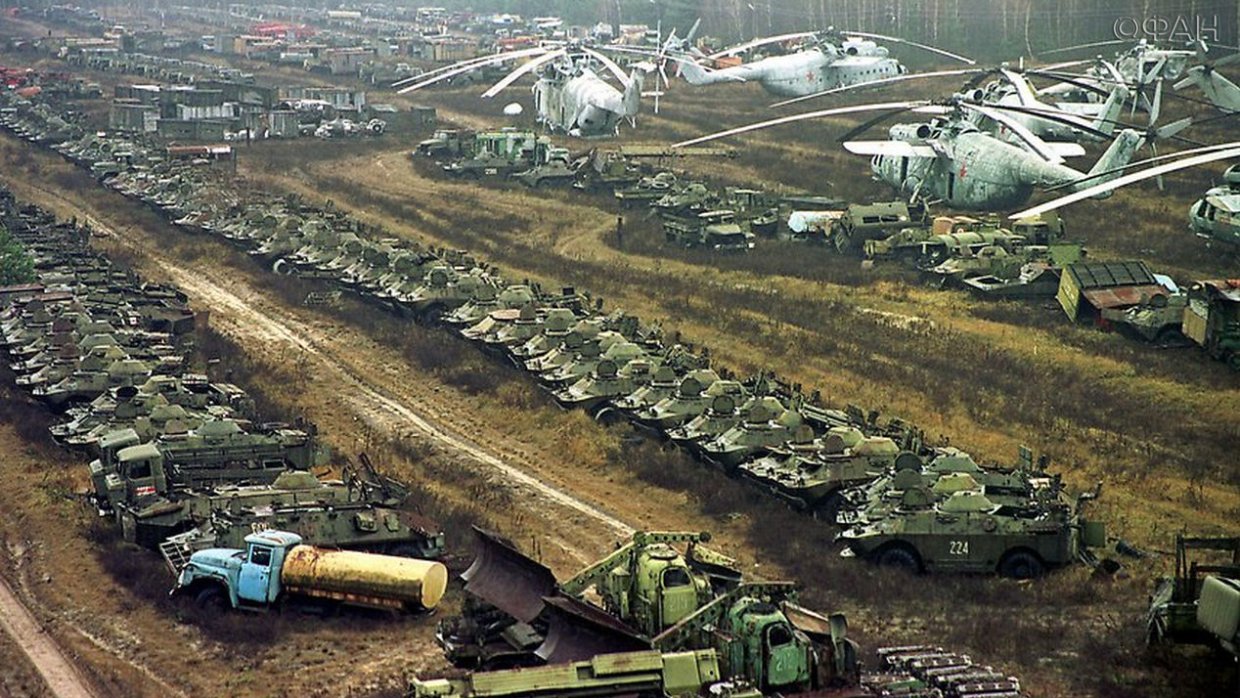 Из Чернобыльской зоны радиоактивные металлолом и древесина идут на экспорт в ЕС, а бронетехника — в зону АТО. Колонка Владимира Тулина