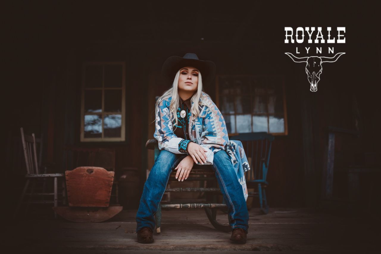 Певица и автор песен из Нэшвилла, которая сменил кантри на металл. альбом, своей, конечно, чтобы, после, который, участие, фестивалях, вместе, Motley, CrueВместо, Рояль, Disturbed, успешной, панкформулы, дебютный, Black, Magic, демонстрирует, придерживаться