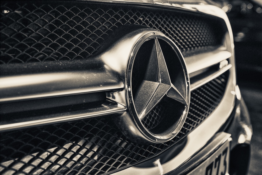 Mercedes подключился к международной изоляции России и строит завод в Подмосковье