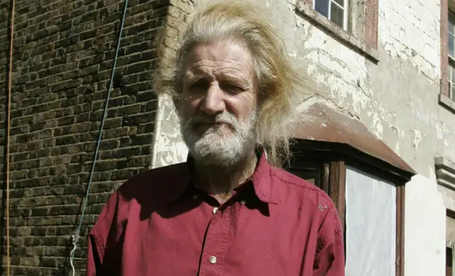 Мужчина купил дом в центре, а потом 40 лет копал тоннели под городом, которые начинались из подвала Мужчина купил дом в центре, а потом 40 лет копал тоннели под городом, которые начинались из подвала Культура