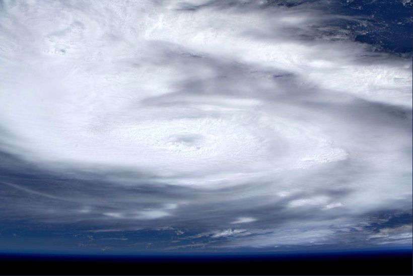 Фотографии ужасающего урагана «Дориан», сделанные с борта МКС 
