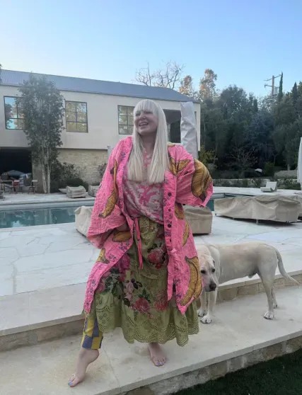 Певица Sia будет выплачивать 40 тысяч долларов алиментов бывшему мужу также, певица, СомерсальтаУандера, Бернара, Ранее, будут, родила, Десани, артистка, беременность, первую, отметить, Стоит, 2024го, марте, приёмные, 50летняя, сыновей, тщательно, Всего