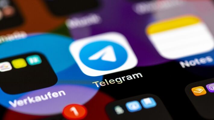 Пользователи продуктов Facebook  переходят в Telegram