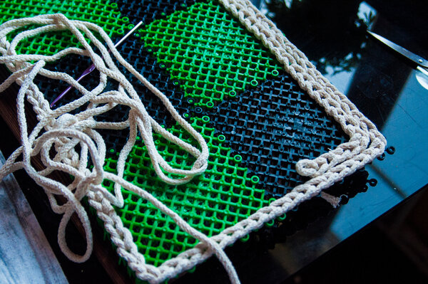 Вязание по пластику. Техника интересная и, как оказалось, простая Вязание по пластику. Техника интересная и, как оказалось, простая мастер класс