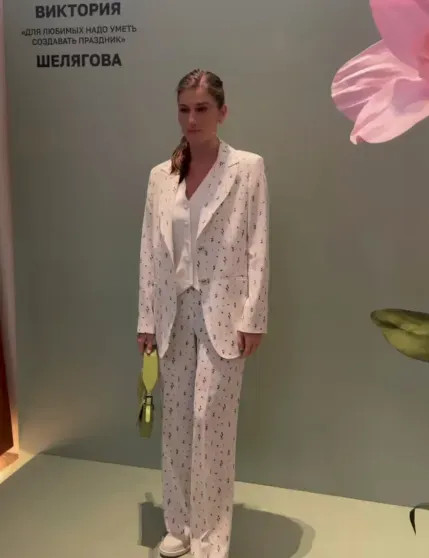 Полина Аскери, Нино Нинидзе, Люся Чеботина и Мария Миногарова поддержали Викторию Шелягову на презентации журнала Виктория, Шелягова, гостей, видео, также, Миногарова, другие, присутствовали, Андрей, Москве, котором, Газманов, женой, Мариной, Екатерина, Земская, прошлом, собирала, Масленицу, Малахов