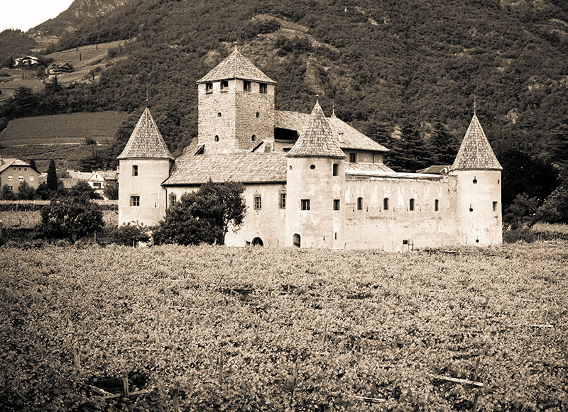 Замок Мареччио. Фото Thinkstock