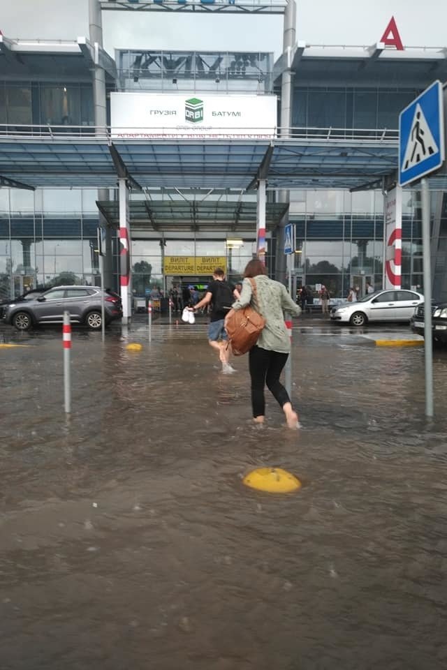 Вчерашний дождь и ураган в Киеве гроза, киев, потоп