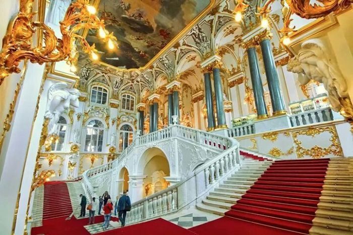 10 резиденций российских императоров, которые поражают своей роскошью 10 резиденций российских императоров, которые поражают своей роскошью