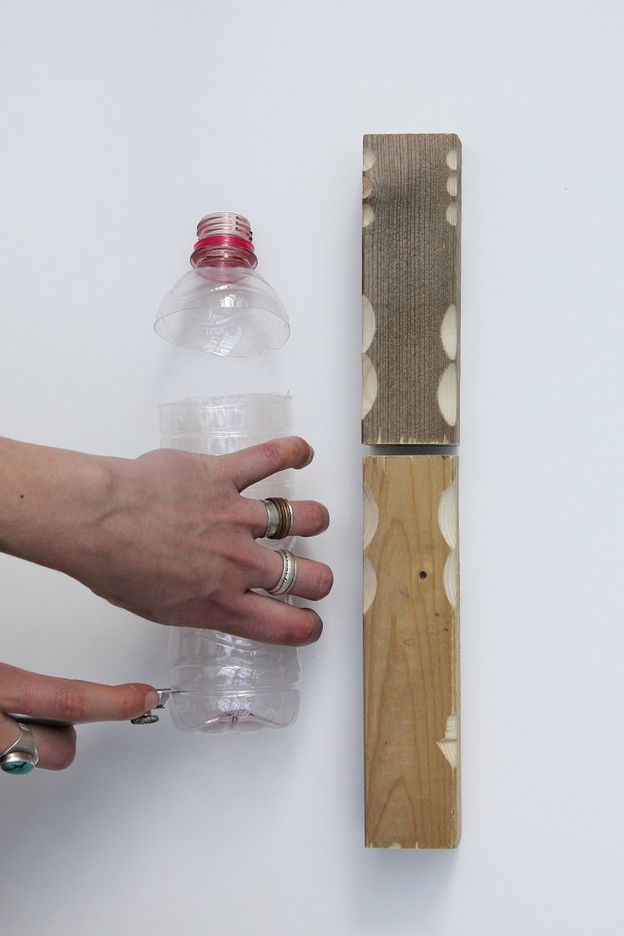 Эта гениальная женщина использует старые пластиковые бутылки, чтоб смастерить мебель! мастер на все руки
