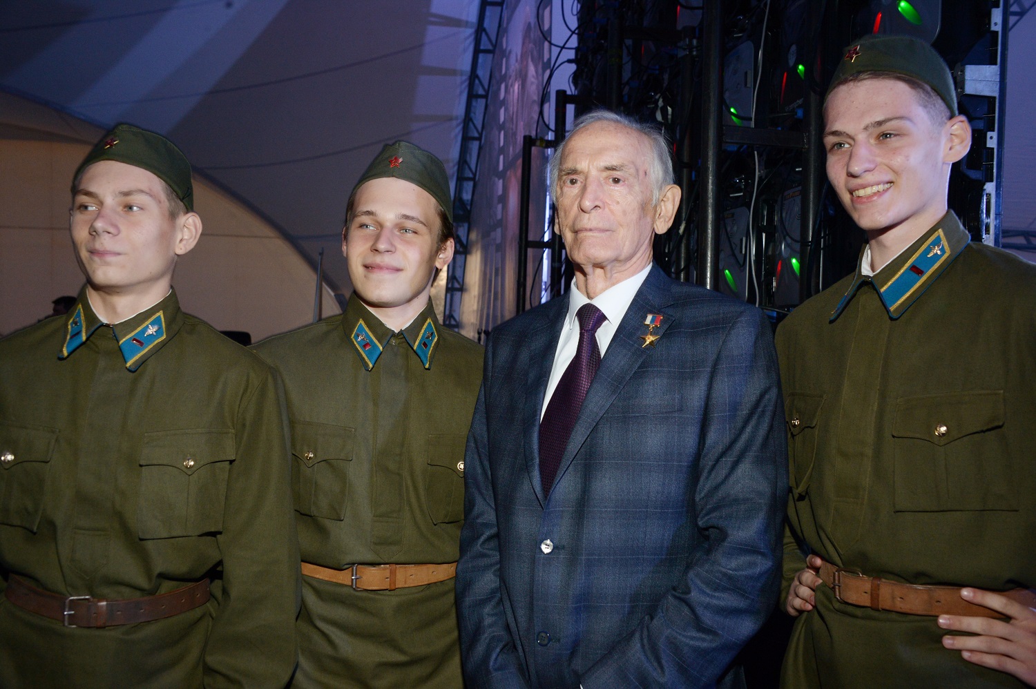 Ушёл герой и патриот: Скончался Василий Лановой россия