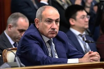 Пашинян предложил свои предшественникам обсудить Карабах