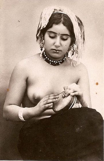 Эротические фотографии арабских женщин XX века