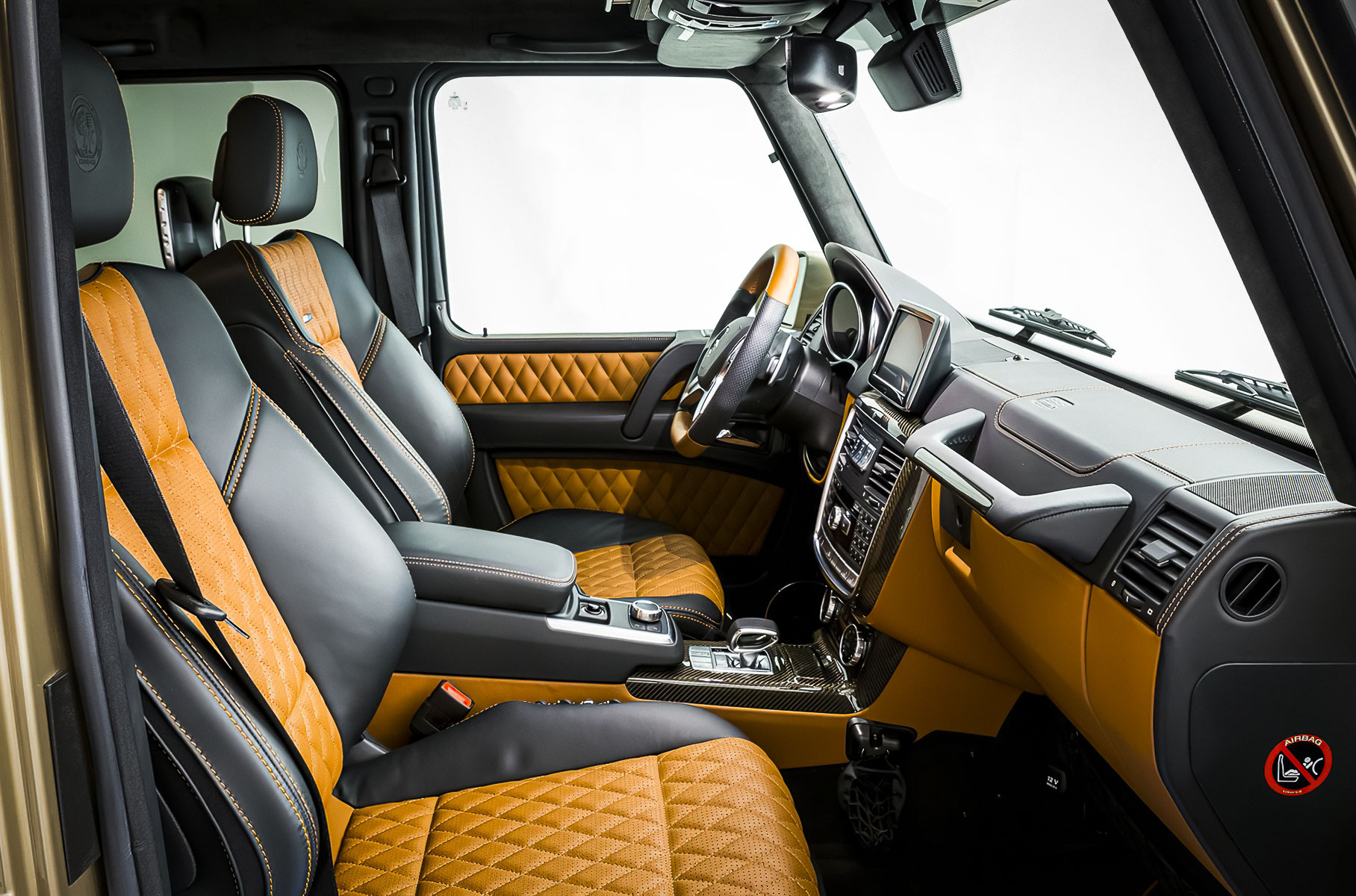 Шестиколесный «Гелик» с минимальным пробегом продают за 79 миллионов рублей Новости