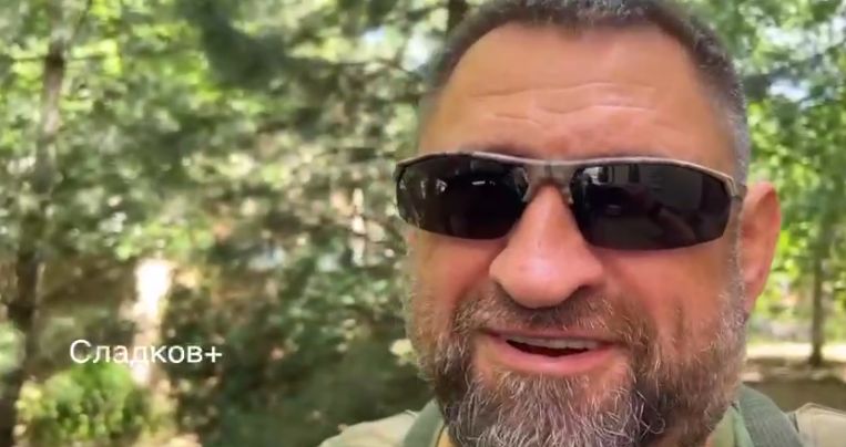 Военкор Сладков показал, что везет в подарок защищающим Донбасс военным Военкоры ФАН