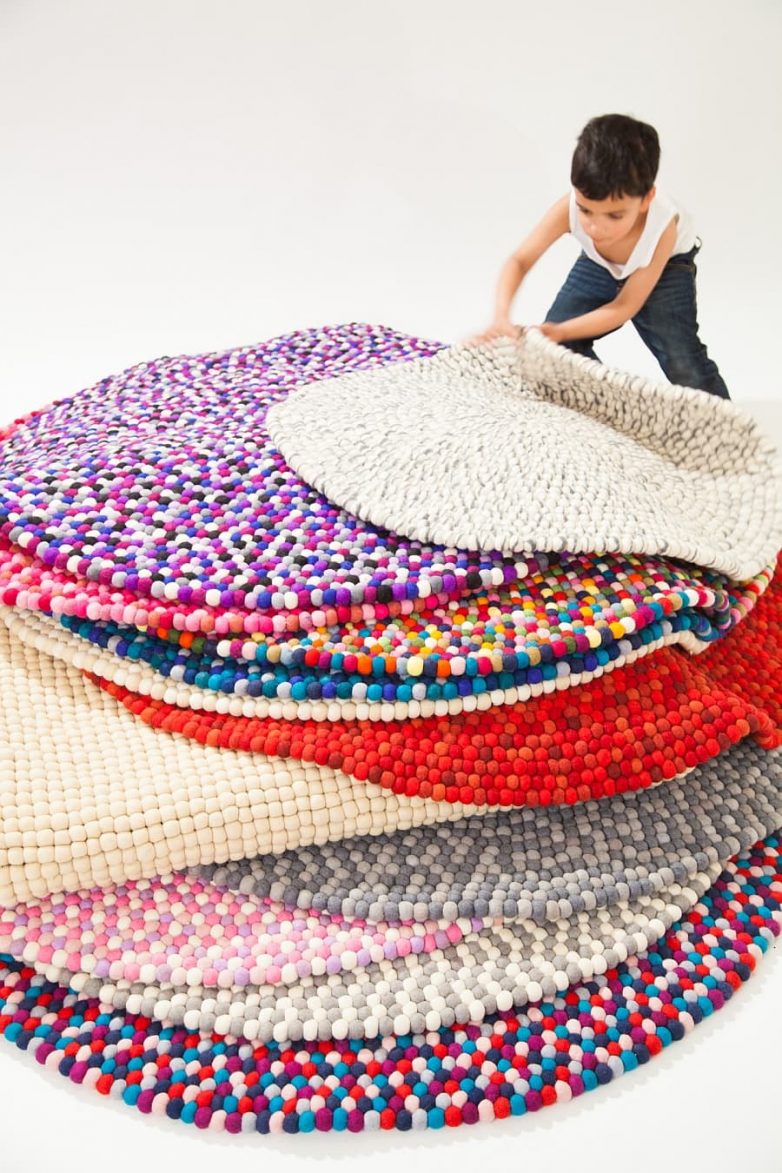 Создание ковров из шерстяных шариков Создание ковров из шерстяных шариков ковер из шариков,рукоделие,своими руками