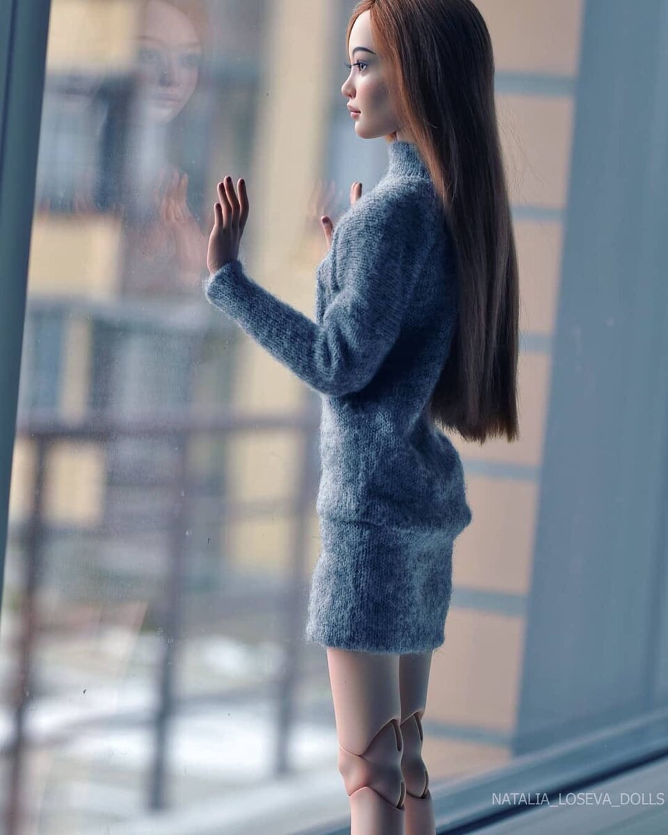  Наталья Лосева, мастерица из Новосибирска,  создает невероятно красивых реалистичных шарнирных  кукол.  Куколки небольшие, всего 36 см, очень изящные и нежные, с разным характером и настроением.-8-11