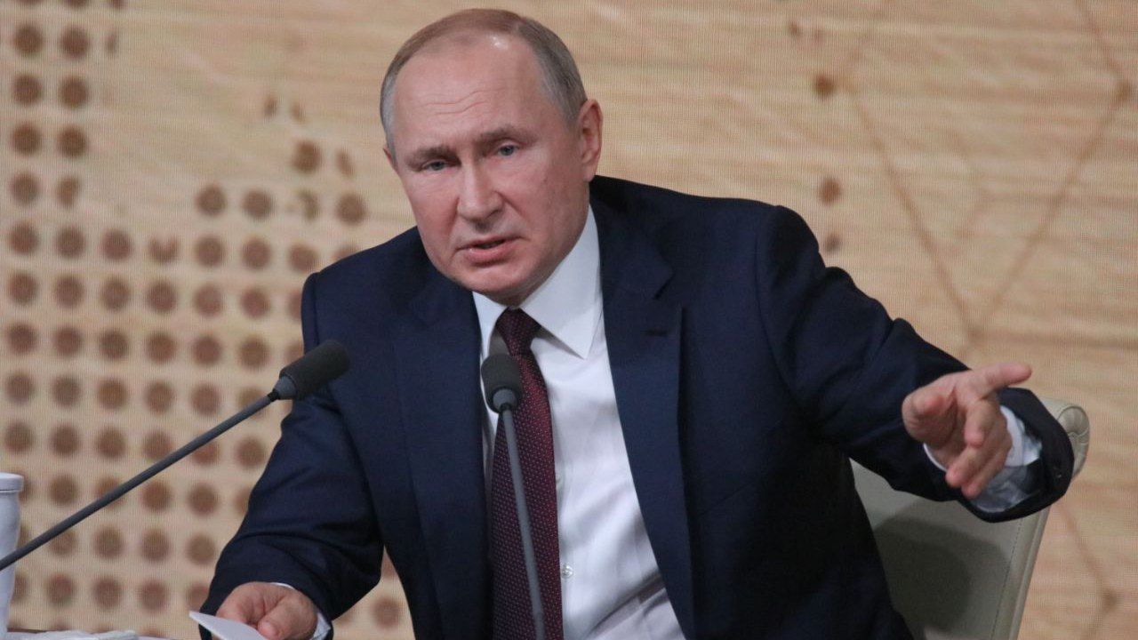 Песков прокомментировал ночной визит Путина в Кремль