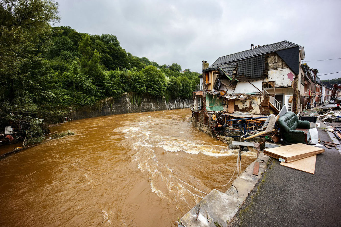 Затопленные дома в Энсивале, Бельгия