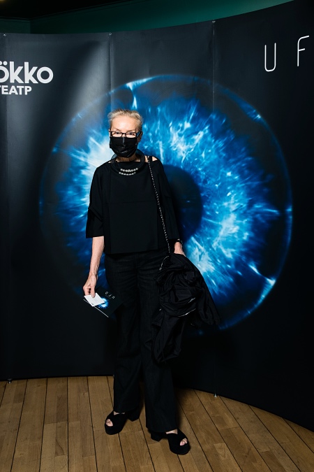 UFO: Аглая Тарасова, Евгений Цыганов, Ирина Безрукова и другие на премьере постановки Ивана Вырыпаева Звезды,Новости о звездах