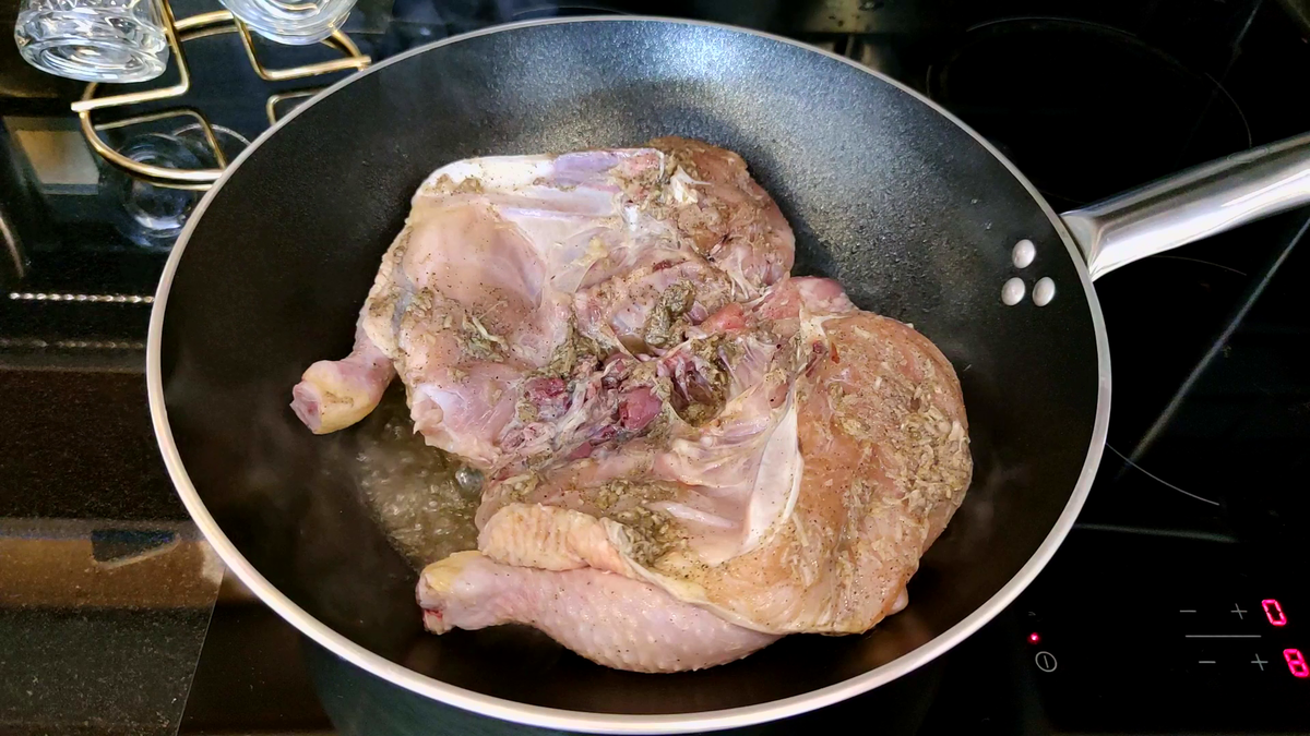 Эта курица, по рецепту Владимира Высоцкого, покорила всех. Готовлю ее регулярно на важные праздники блюда из курицы