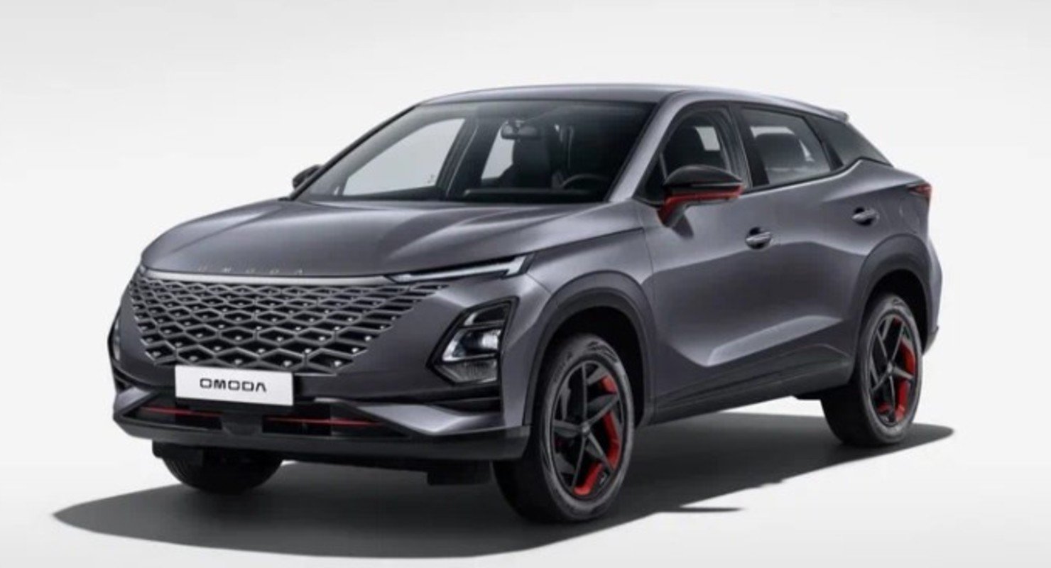 Рассекречены салон и оборудование кроссовера Omoda C5 для России