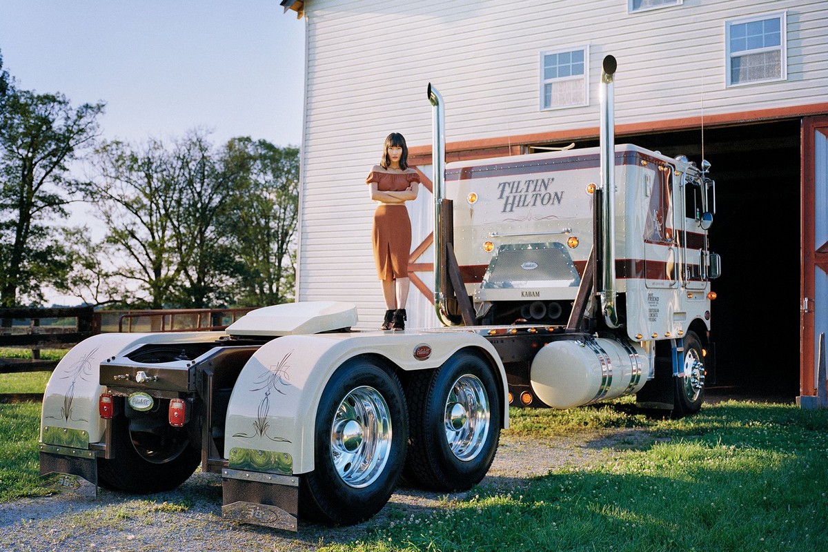 Девушки и тягачи Peterbilt Девушки и тягачи Peterbilt