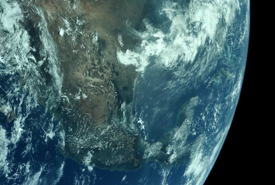 Оригинал: http://tothemoon.ser.asu.edu/data_a70/AS11/extra/AS11-36-5305.small.png