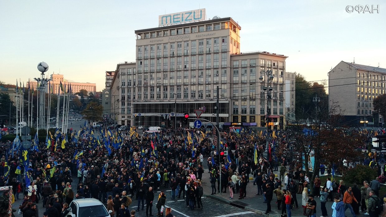 «Разом нас багато» и «Авакова на гиляку»: марш националистов в Киеве собрал более 10 тысяч человек