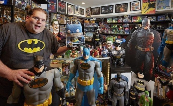 Коллекция сувениров с Бэтменом принадлежит Брэду Ладнеру из США и состоит из 9 тысяч различных предметов.
