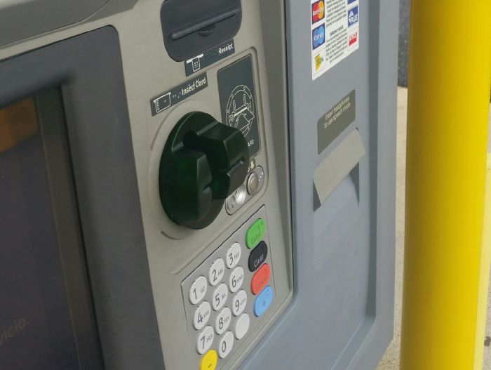 Ловкий обман пользователей банкоматов