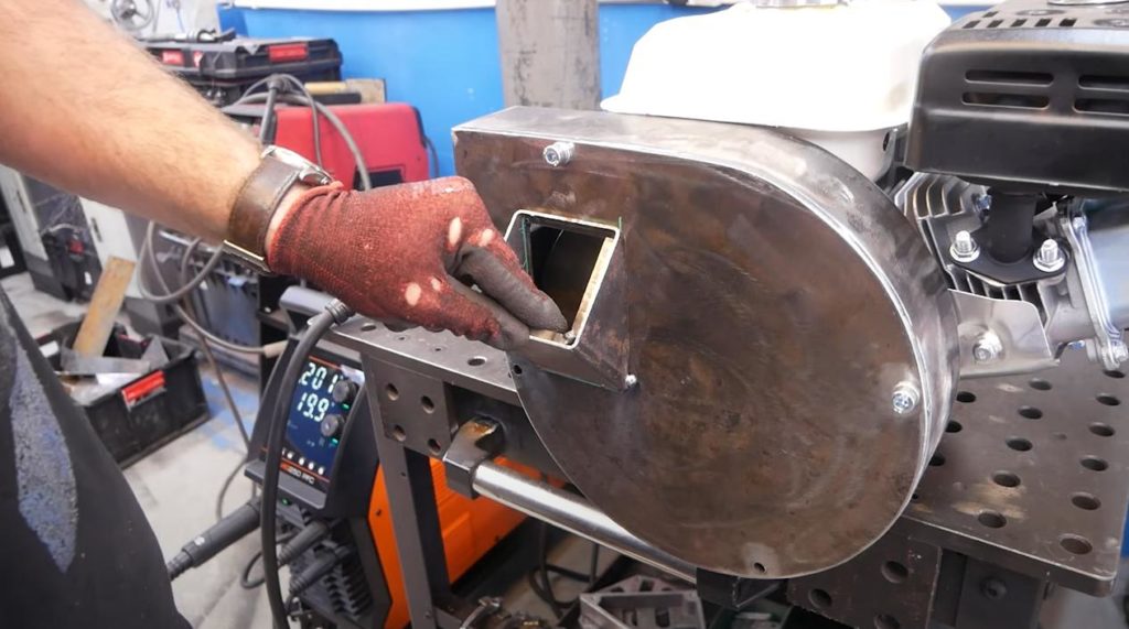 Самодельный измельчитель веток на базе бензинового двигателя