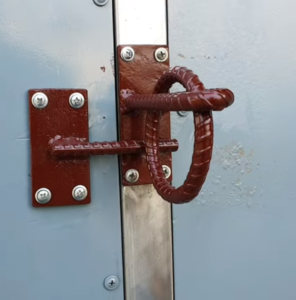 15 вариантов самодельных запорных механизмов для двери, калитки и ворот