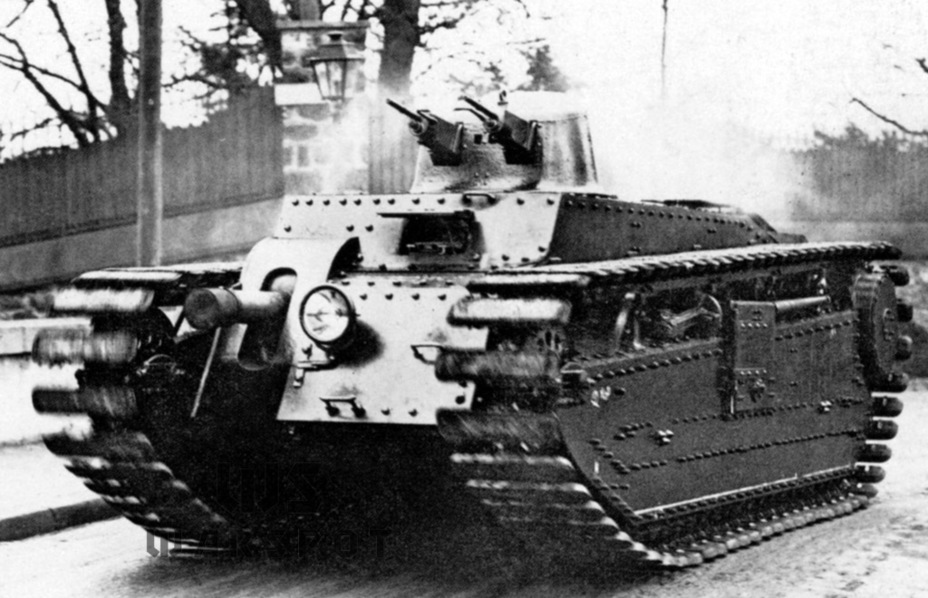 ​Schneider-Renault SRA, один из участников программы Char B. На тот момент это была больше штурмовая САУ, чем танк, причём боевая масса превысила ТЗ на 5 т - Колосс на глиняных ногах | Warspot.ru
