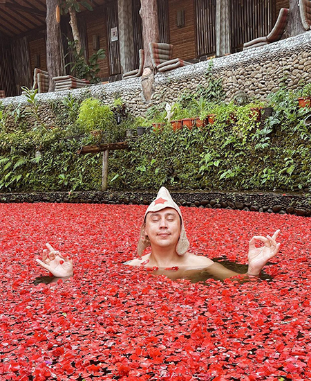 Известный блогер и основатель клуба "Трансформатор" Дмитрий Портнягин отказался платить за отдых на яхте на Бали Известный блогер и основатель клуба "Трансформатор" Дмитрий Портнягин отказался платить за отдых на яхте на Бали Новости